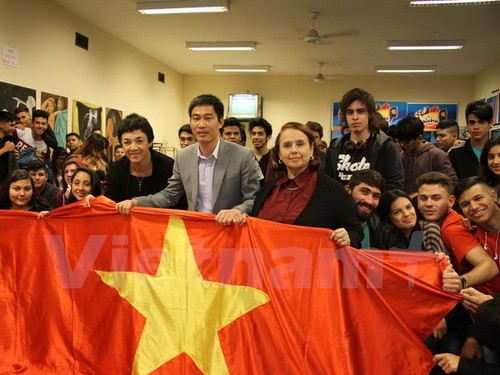 Рекламирование образа Вьетнама в Аргентине - ảnh 1